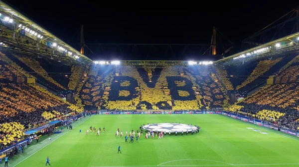 Németország Dortmund 2020 Február Borussia Szurkolók Ünneplik Csapataik Győzelmét Mérkőzés — Stock Fotó