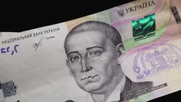 Banknoty Nominalnej Wartości 500 Hrywien Spadają Czarny Stół Powoli Się — Wideo stockowe