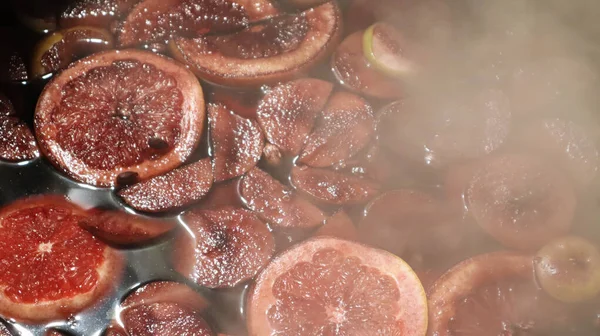 Vinho Amassado Cozinhado Numa Fogueira Fora Fecha Vitaminas Uma Bebida — Fotografia de Stock