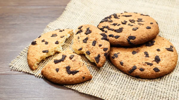 American Chocolate Chip Cookies Brown Wooden Table Linen Napkin Close — Stock Photo, Image