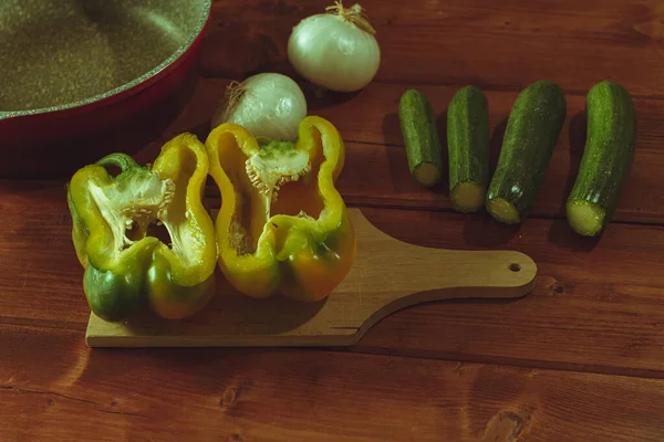 Natura Morta Con Verdure Fresche Dell Orto Tavolo Legno Con — Foto Stock