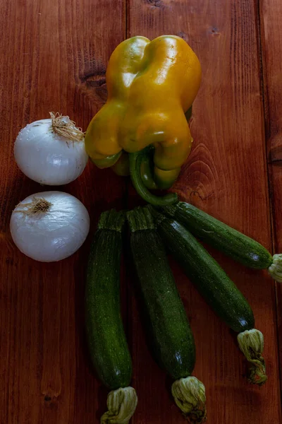 Natura Morta Con Verdure Fresche Dell Orto Tavolo Legno Con — Foto Stock