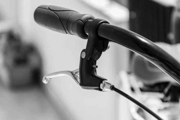 自転車の詳細 黒と白の写真を閉じる — ストック写真