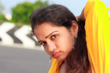 Hint kadın manken yüzü yakından, muhteşem kadın portresi.