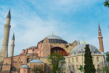 Mavi Gökyüzü ile Ayasofya 