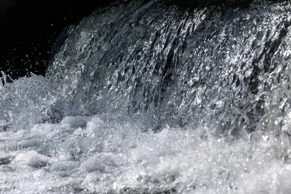 Petite Cascade Une Rivière Montagne Gros Plan Sur Eau — Photo