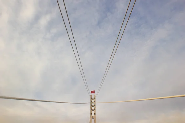 Köprü arka planı üzerinde gökyüzü