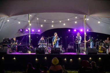 Khao Kho, Tayland - Fab 2, 2024: Surachai Chantimathawn, Caravan grubundan Nga Caravan olarak da bilinir, 2024 Khao Kho Festivali 'nde bir konser verdi..