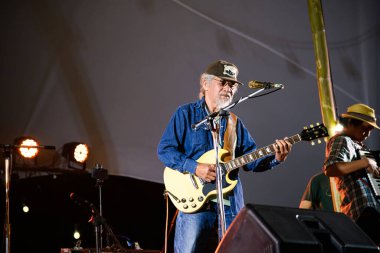 Khao Kho, Tayland - Fab 2, 2024: Surachai Chantimathawn, Caravan grubundan Nga Caravan olarak da bilinir, 2024 Khao Kho Festivali 'nde bir konser verdi..