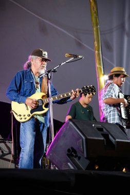 Khao Kho, Tayland - Fab 2, 2024: Surachai Chantimathawn, Caravan grubundan Nga Caravan olarak da bilinir, 2024 Khao Kho Festivali 'nde bir konser verdi..