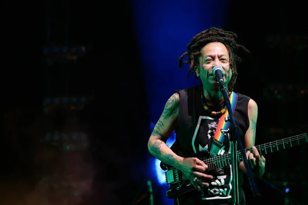 Khao Kho, Tayland - Fab 2, 2024: Jesada Teerapinan, T-Bone grubundan Gap T-Bone olarak da bilinir, 2024 Khao Kho Festivali 'nde bir konser verdi..