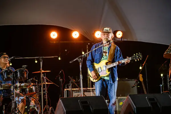 Khao Kho, Tayland - Fab 2, 2024: Surachai Chantimathawn, Caravan grubundan Nga Caravan olarak da bilinir, 2024 Khao Kho Festivali 'nde bir konser verdi..