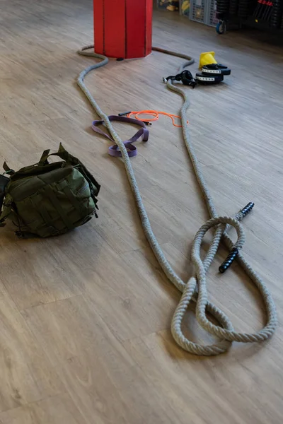 Gym Utrustning För Boot Camp Och Träna Med Vattenklocka Rep Stockbild