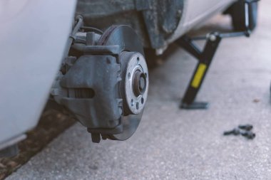 mekanik bir tekerlek modern bir araba değiştirme