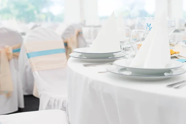Düğün masa ayarlarını dekorasyonu ile — Stok fotoğraf