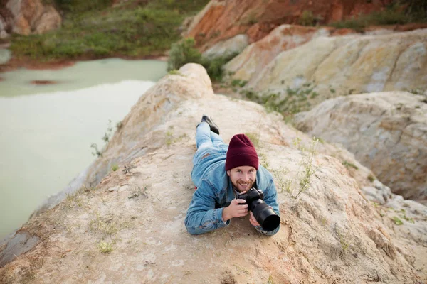 Fotógrafo Viajero Dispara Vida Silvestre Con Equipo Profesional Que Encuentra —  Fotos de Stock