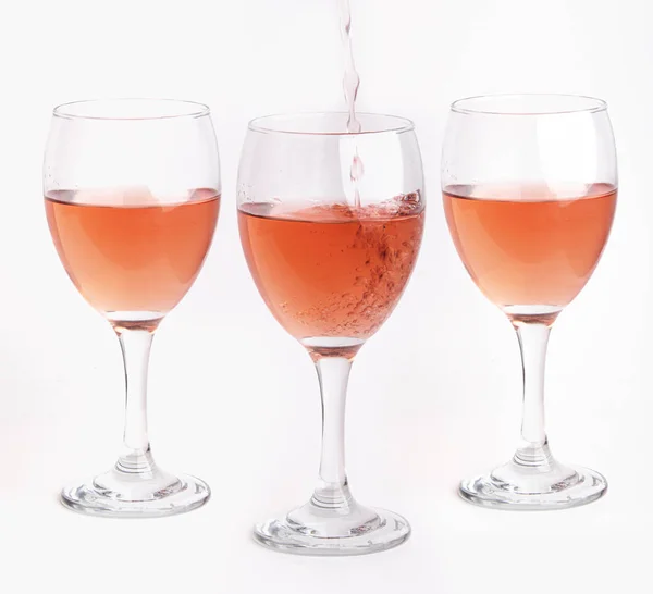 Servir Vino Rosa Sobre Fondo Blanco — Foto de Stock