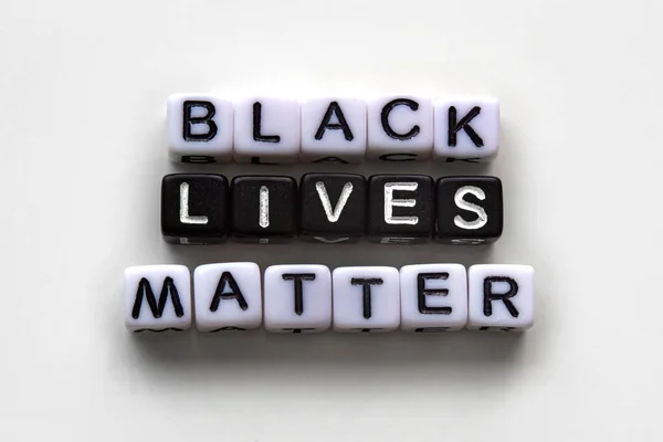Black Lives Matter Texte Message Avec Des Cubes Noirs Blancs — Photo