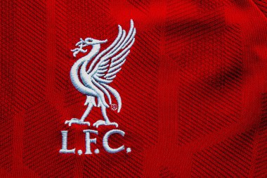Calgary, Alberta, Kanada. 10 Temmuz 2020. Liverpool FC forma logolarına yakın.