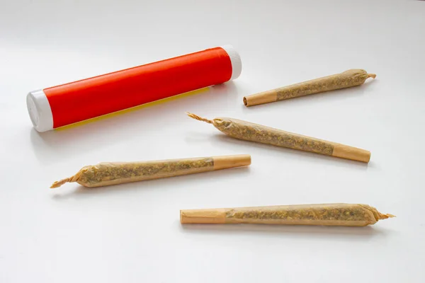 Contenitore Imballaggio Plastica Bianca Rossa Prerolls Joints Con Giunti Cannabis — Foto Stock