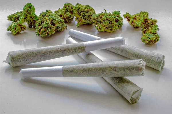 Verschillende Pre Rolls Van Medicinale Cannabis Met Bloem Cannabis Achtergrond — Stockfoto