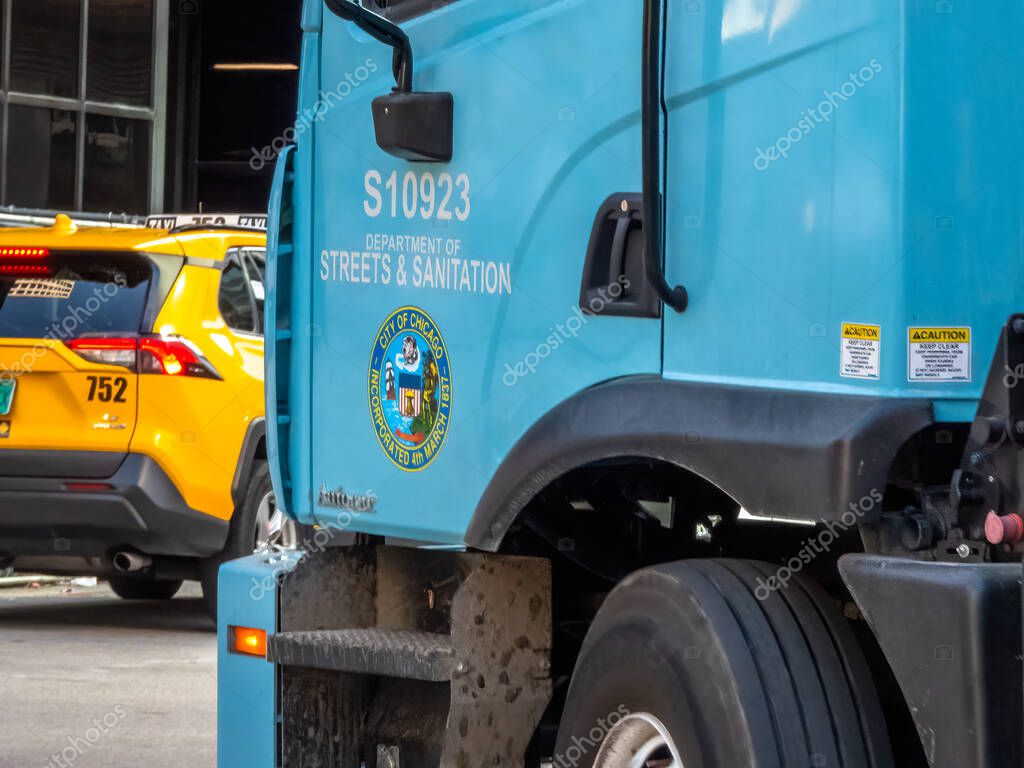 Chicago, Illinois, USA. Sep 15, 2025. A Chicago Department of Streets and Sanitation truck, a visual representation of municipal services and urban public works.