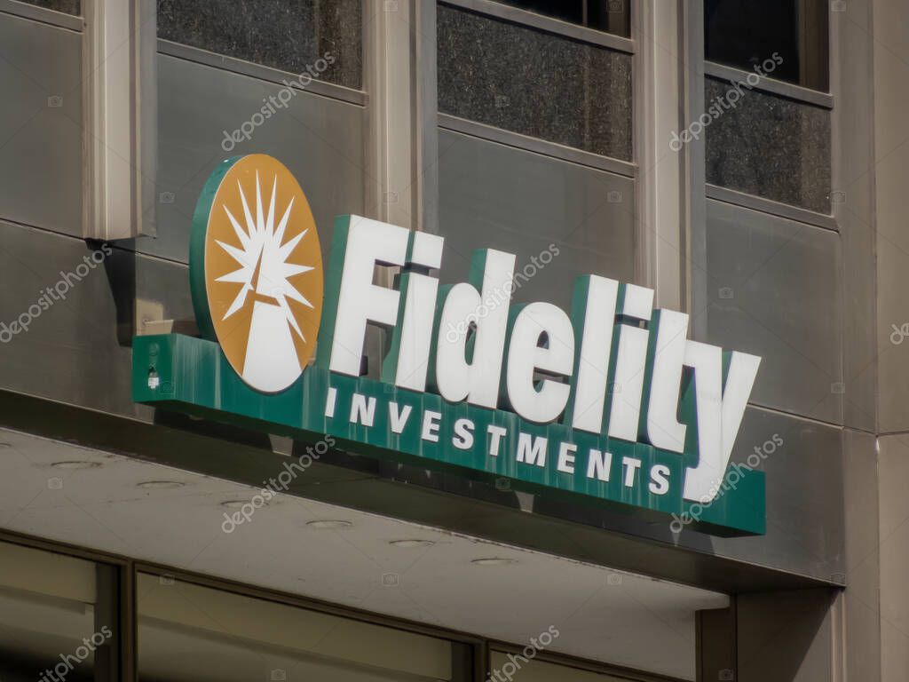 Chicago, Illinois, USA. Sep 14, 2025. A close-up of the Fidelity Investments sign on an urban building, a symbol of financial services, wealth management, and corporate industry.