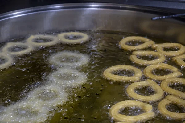 Postre Turco Churros Halka Tatli Freír Aceite Caliente Rosquillas Turcas —  Fotos de Stock