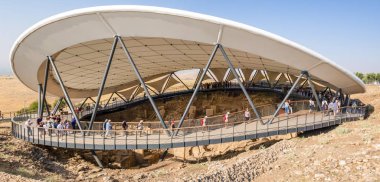 Göbeklitepe, Şanlıurfa/Türkiye: 17 Eylül, 2019. Bir tepenin üzerine inşa edilmiş eski bir Neolitik kutsal alanın kalıntıları. Dünyanın en eski dini yapılarıdır. Göbeklitepe Panoramik manzara .