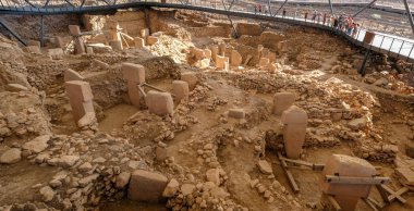Göbeklitepe, Şanlıurfa/Türkiye: 17 Eylül, 2019. Bir tepenin üzerine inşa edilmiş eski bir Neolitik kutsal alanın kalıntıları. Dünyanın en eski dini yapılarıdır. Göbeklitepe Panoramik manzara .