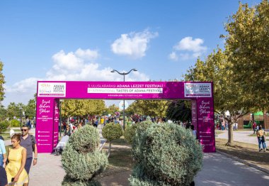 Adana, Türkiye - 05 Ekim 2019: 3 Uluslararası Adana Festivali. 