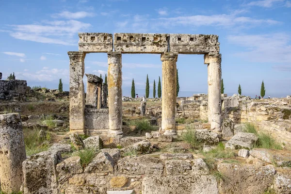 Παλαιά Αρχαία Ερείπια Της Ρωμαϊκής Πόλης Ιεράπολης Στο Παμούκαλε Τουρκία — Φωτογραφία Αρχείου