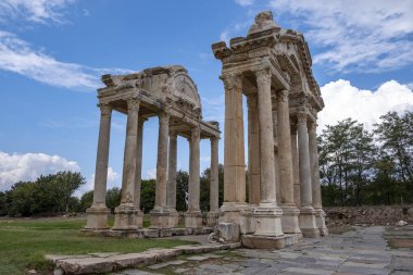 Afrodisias Antik Şehir. (Afrodizyaklar) Tanrıça Afrodit 'e adanmış birçok antik şehrin ortak adı. Afrodizyak denilen şehirlerin en ünlüsü. Karacasu - Aydn, Türkiye