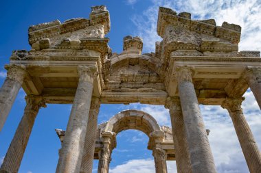 Afrodisias Antik Şehir. (Afrodizyaklar) Tanrıça Afrodit 'e adanmış birçok antik şehrin ortak adı. Afrodizyak denilen şehirlerin en ünlüsü. Karacasu - Aydn, Türkiye