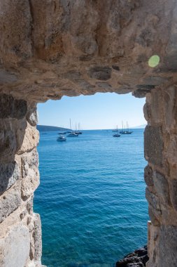 Bodrum Şatosu Türkiye 'nin görüntüsü. Bodrum Şatosu veya Türkiye 'nin Ege kıyısındaki Bodrum' daki Aziz Peter Kalesi