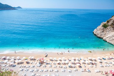 Antalya, Türkiye. 29 Eylül 2019 'da Türkiye' nin Antalya kentinde yer alan Kaputas Sahili, gök mavisi sular ve altın kumlarla ünlüdür..
