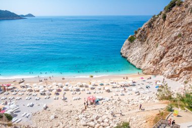 Antalya, Türkiye. 29 Eylül 2019 'da Türkiye' nin Antalya kentinde yer alan Kaputas Sahili, gök mavisi sular ve altın kumlarla ünlüdür..