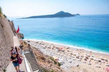 Antalya, Türkiye. 29 Eylül 2019 'da Türkiye' nin Antalya kentinde yer alan Kaputas Sahili, gök mavisi sular ve altın kumlarla ünlüdür..