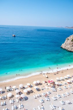 Antalya, Türkiye. 29 Eylül 2019 'da Türkiye' nin Antalya kentinde yer alan Kaputas Sahili, gök mavisi sular ve altın kumlarla ünlüdür..