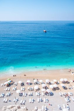 Antalya, Türkiye. 29 Eylül 2019 'da Türkiye' nin Antalya kentinde yer alan Kaputas Sahili, gök mavisi sular ve altın kumlarla ünlüdür..