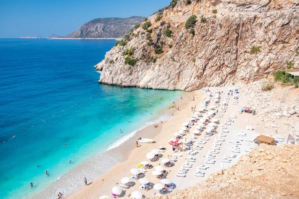 터키의 안탈리아 2019 안탈리아에 위치한 해변은 푸르르 모래로 유명하다 — 스톡 사진