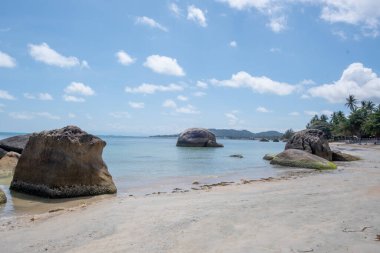 Koh Samui adasındaki boş plaj.