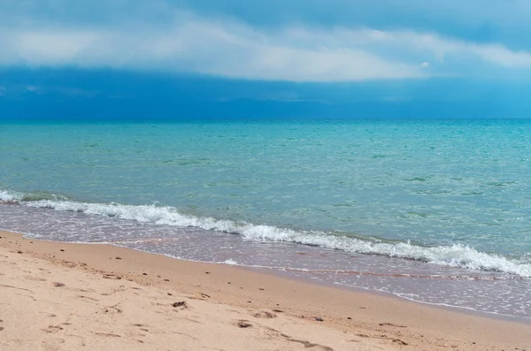 Блакитний Горизонт Коричневий Пісок Дикому Пляжі — стокове фото