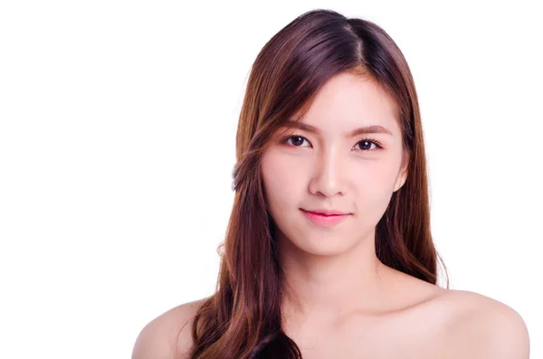 Närbild Ung Kvinna Ansikte Med Ren Hud Isolerad Vit Bakgrund — Stockfoto