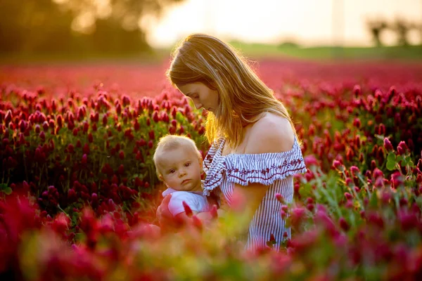 Beautiful Young Mother Breastfeeding Her Toddler Baby Boy Gorgeous Crimson — Stock Photo, Image