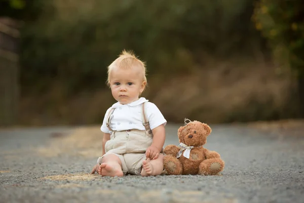 Beau Garçon Tout Petit Élégant Avec Drôle Visage Dans Les — Photo