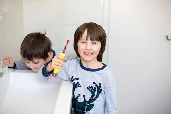 Preschool Boys Brushing Teeth Bathroom Sunny Day Kids Pajamas Morning — Stock Photo, Image