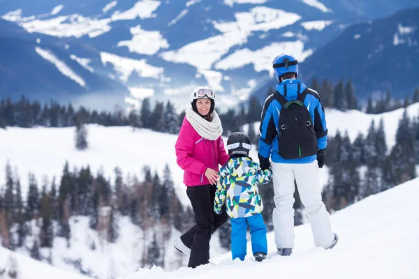 Young Happy Family One Child Skiing Mountains Wintertime — Stock Photo, Image