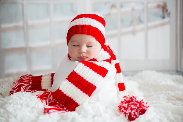 Χριστούγεννα Πορτρέτο Του Χαριτωμένο Μικρό Αγόρι Νεογέννητο Μωρό Φοράει Καπέλο — Φωτογραφία Αρχείου