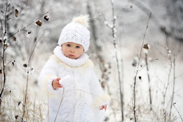 Cute Little Toddler Boy His Older Brothers Playing Outdoors Snow — Stock Photo, Image